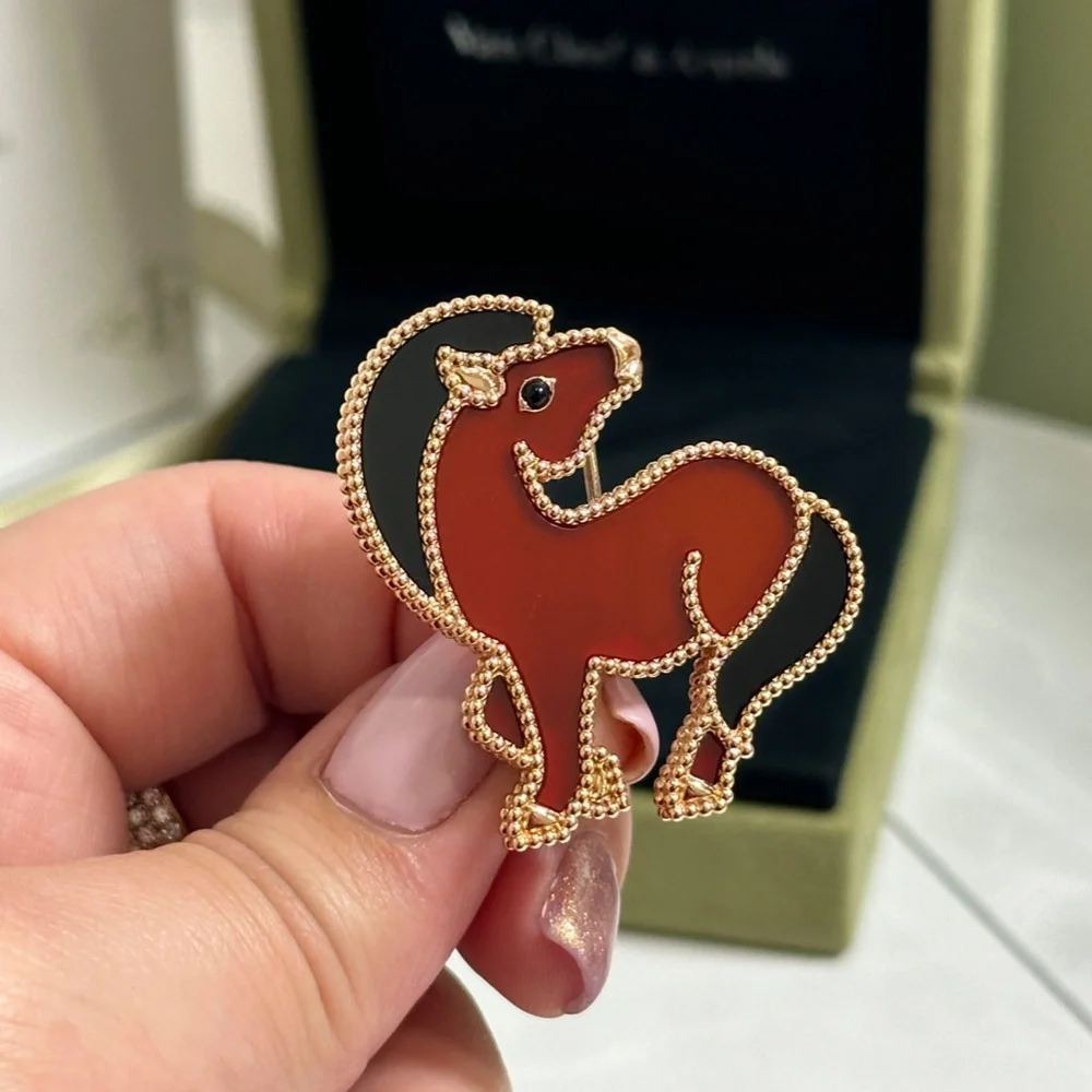 VAN CLEEF & ARPELS LUCKY ANIMALS HORSE CLIP #454795 - Picture 3 of 3